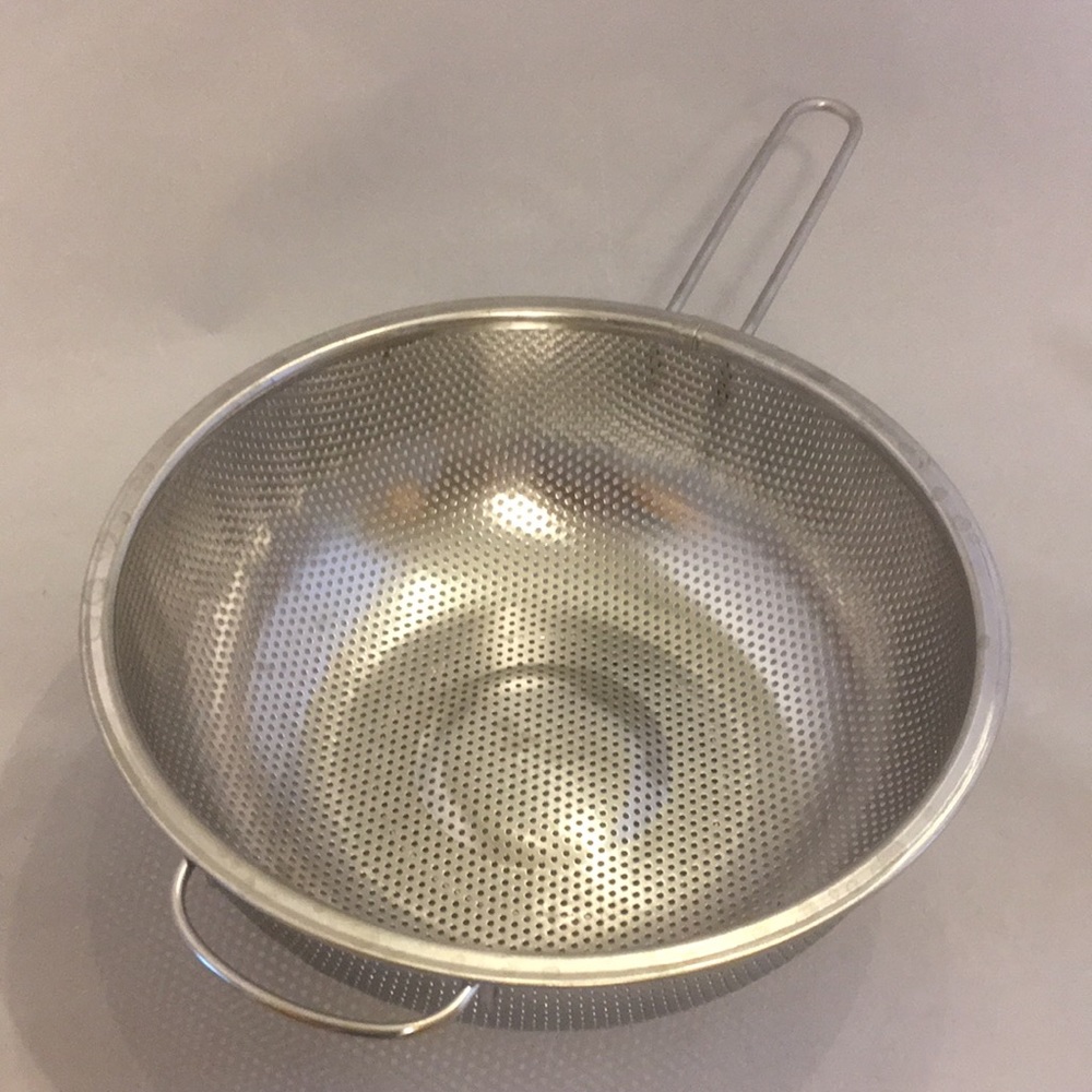 Strainer/collider